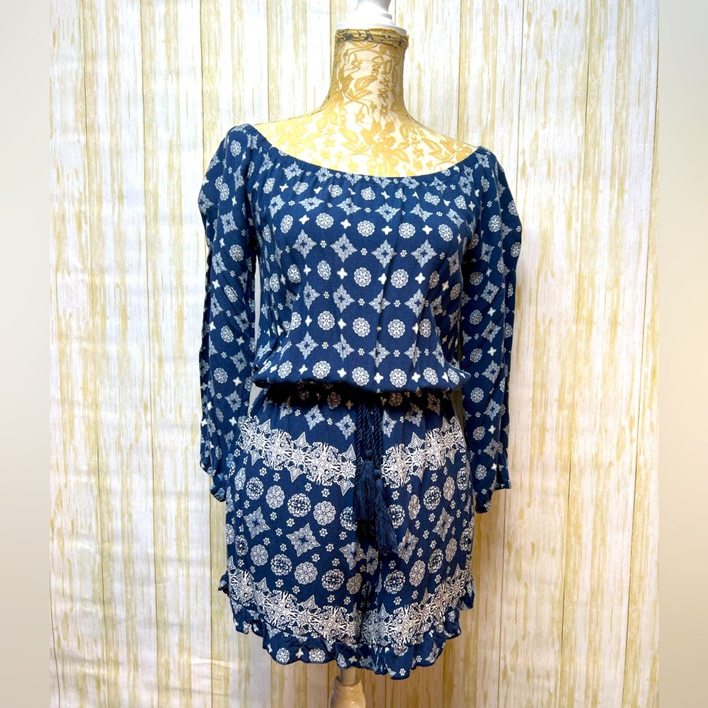 Rue 21 Three quarter Length Sleeve Boho - Blue & White Size Medium